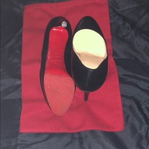 Red bottom pumps Christian Louboutin
